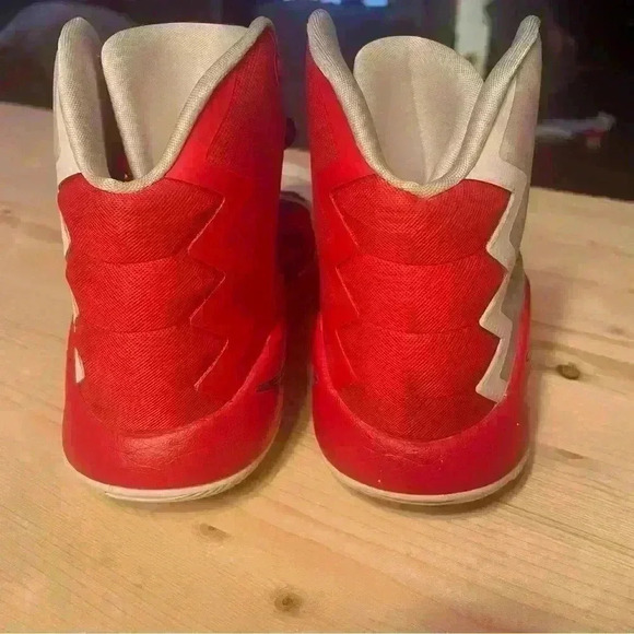 Nike Hyperdunk in Good to great Sz 8 Men’s Stars. Red White and Blue. American - Picture 6 of 14